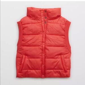 NWOT Offline by Aerie Puffer Vest in Calypso Red Size Large